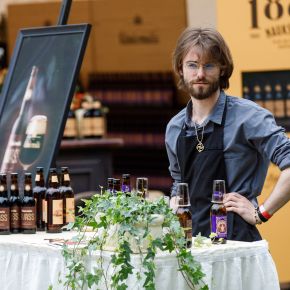 25. maijā svinīgi atklās LatviaBeerfest ar Valmiermuižas alus mucas spundes izsišanu